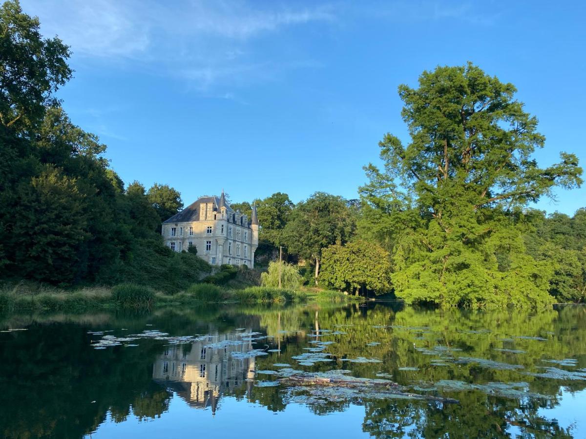 Château des Loups - Les Cyprès Echire Extérieur photo