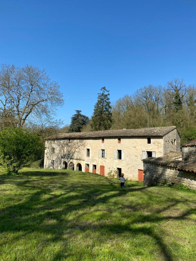 Château des Loups - Les Cyprès Echire Extérieur photo