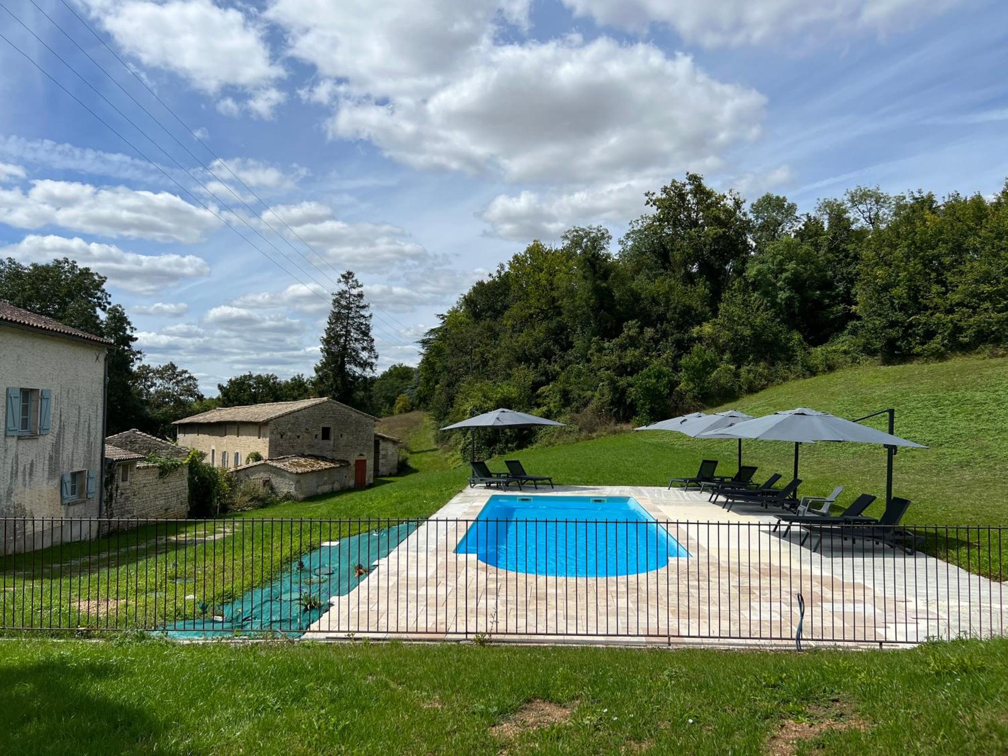 Château des Loups - Les Cyprès Echire Extérieur photo