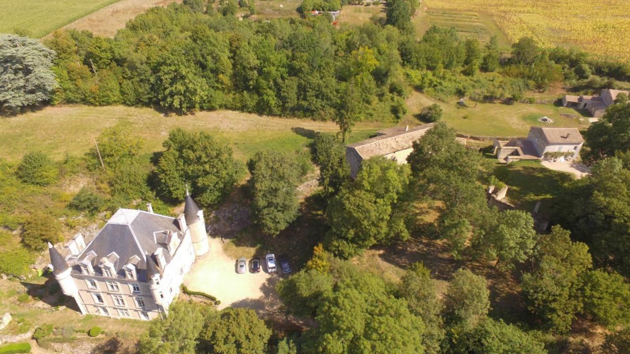 Château des Loups - Les Cyprès Echire Extérieur photo
