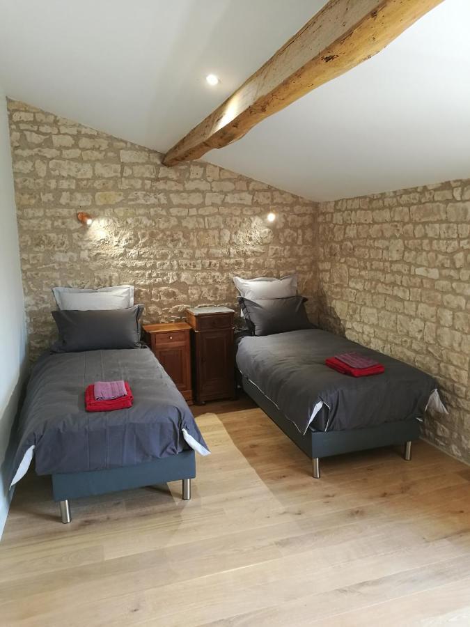 Château des Loups - Les Cyprès Echire Extérieur photo