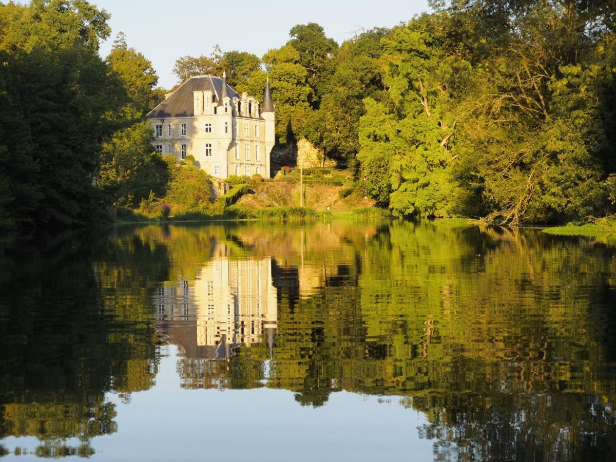 Château des Loups - Les Cyprès Echire Extérieur photo